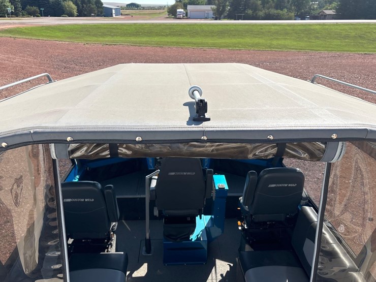 2011-custom-weld-white-water-special-boat-with-2010-gateway-materials-custom-weld-trailer-image-18
