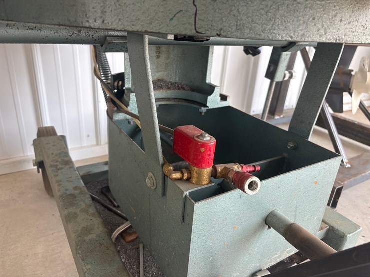 ellis-1600-band-saw-image-8