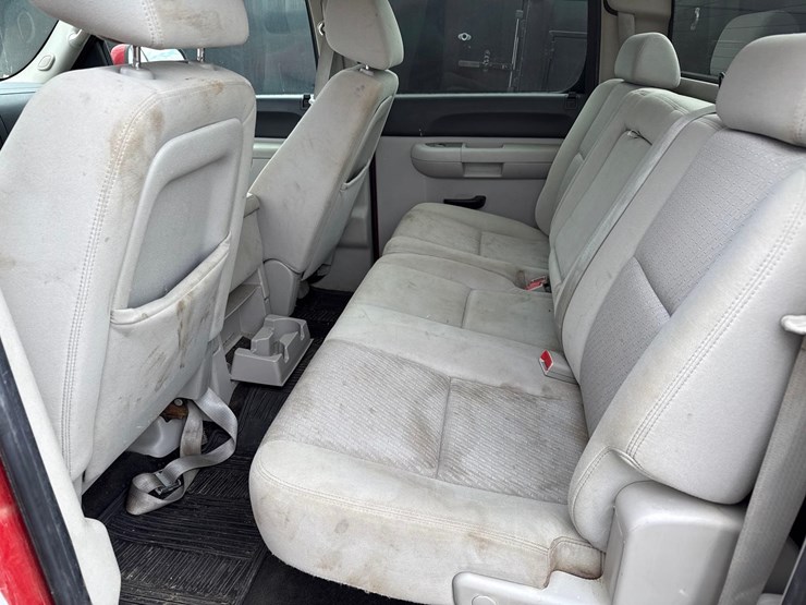 2011-chevrolet-k1500-image-12