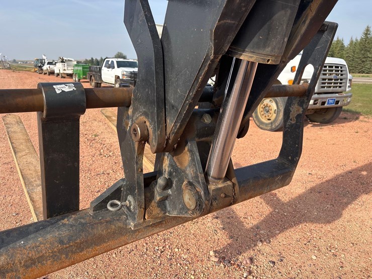 2013-jlg-g9-43a-telehandler-image-18