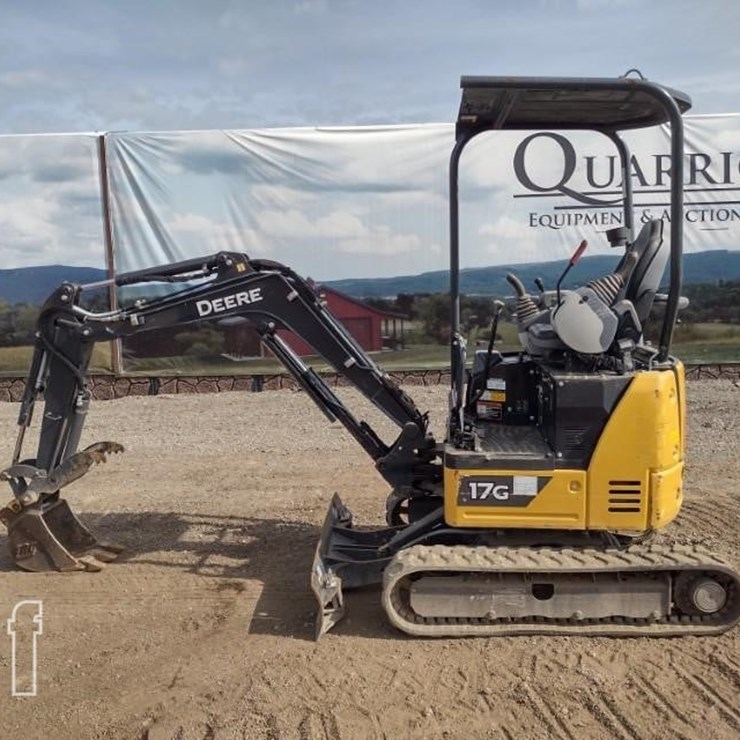2022 DEERE 17G
