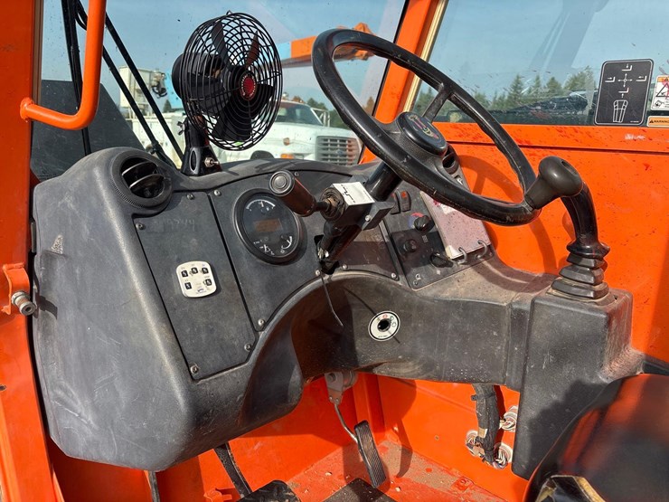 2013-jlg-g9-43a-telehandler-image-23