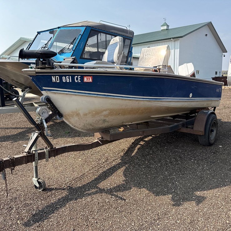Lund VFR 15 Boat
