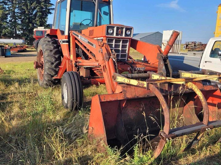 farmall-1086-tractor-image-1