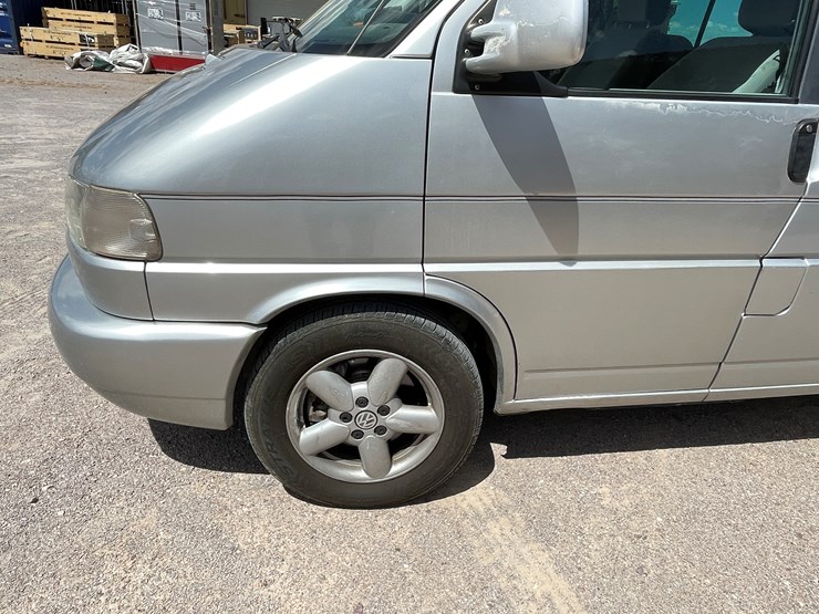 #501-•-2002-volkswagen-eurovan-mv-(title-in-delay)-image-93
