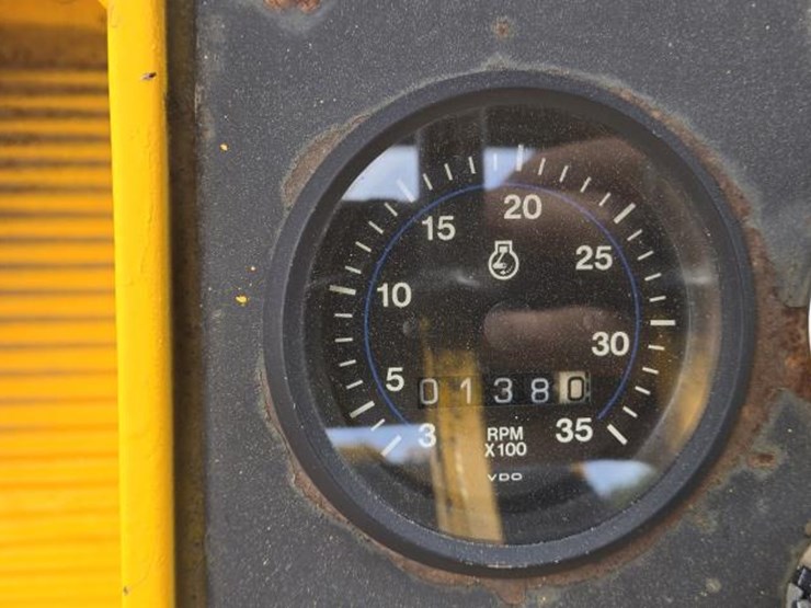 deere-350b-image-41