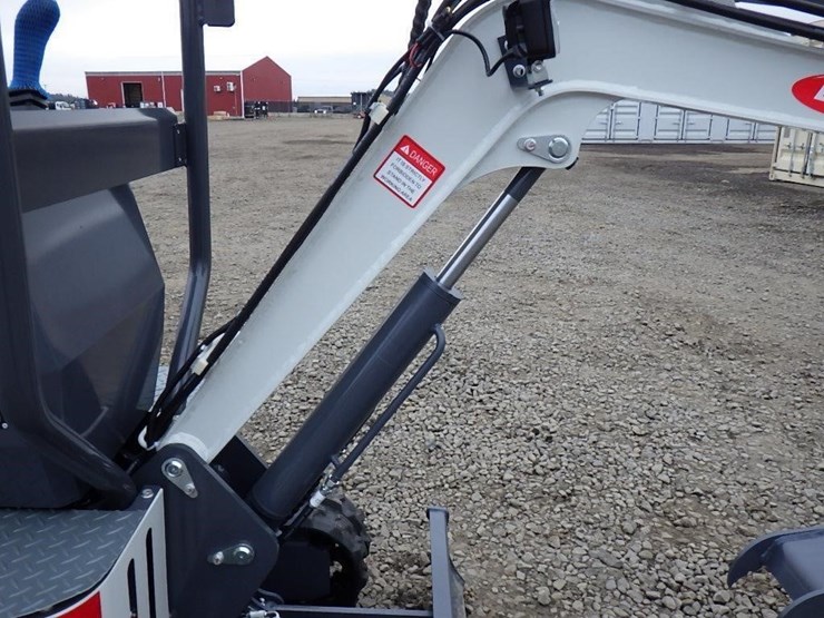 2025-bttl-et12m-6-hydraulic-excavator-image-11