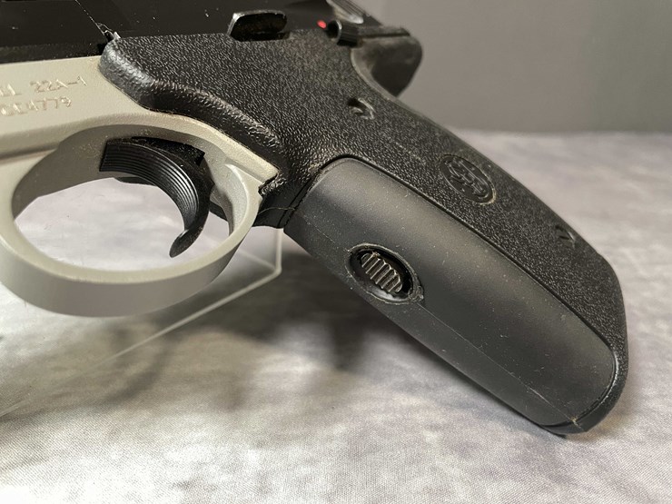 #5160-•-smith-&-wesson-22a,-22-lr-pistol,-sn:-uce4779,-(neenah,-wi)-image-15