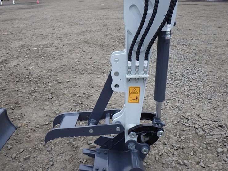 2025-bttl-et15h-6-hydraulic-excavator-image-13