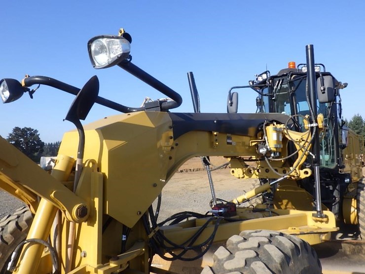 2013-caterpillar-140m2-image-12