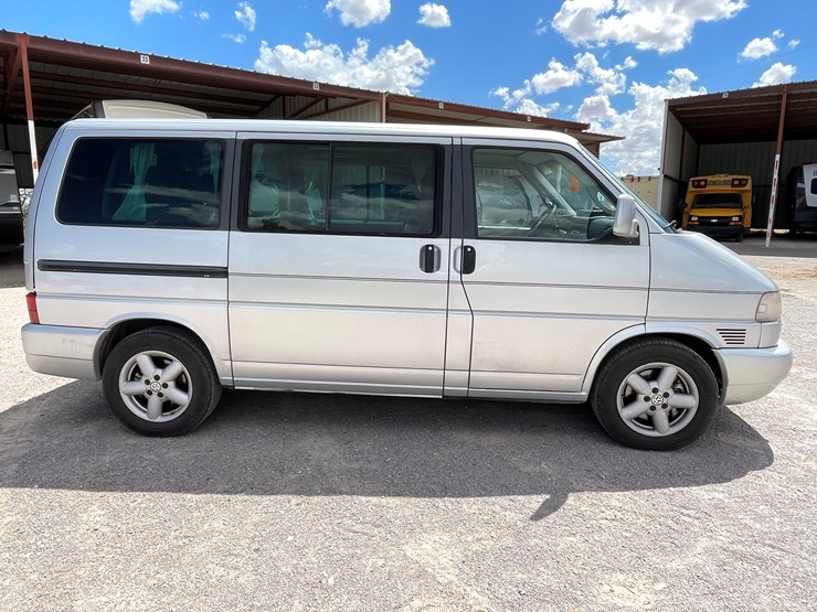 #501-•-2002-volkswagen-eurovan-mv-(title-in-delay)-image-2