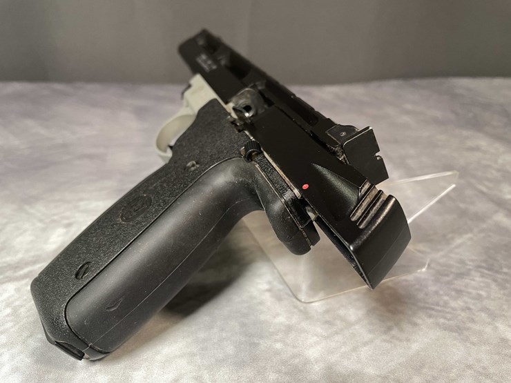 #5160-•-smith-&-wesson-22a,-22-lr-pistol,-sn:-uce4779,-(neenah,-wi)-image-23