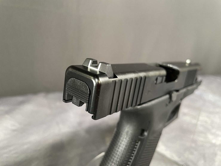 #5147-•-glock-g19-gen-5,-9mm-luger-pistol,-sn:-bsxe405,-(neenah,-wi)-image-15