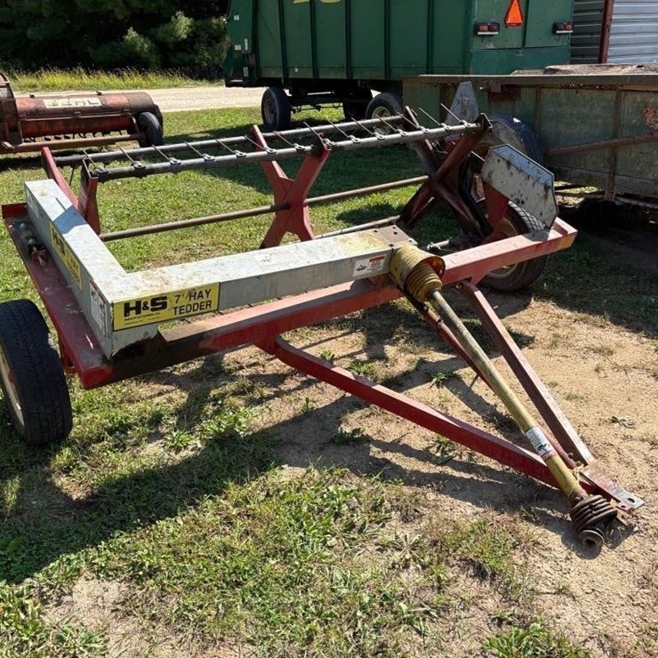 H&S 7' Hay Tedder