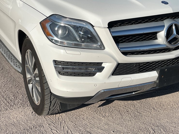 2015-mercedes-benz-gl450-image-19