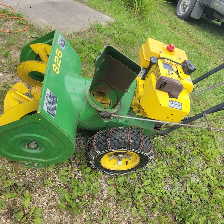 John Deere 826 Gas Powered Snow Blower, Electric or Pull Start, Tire Chains