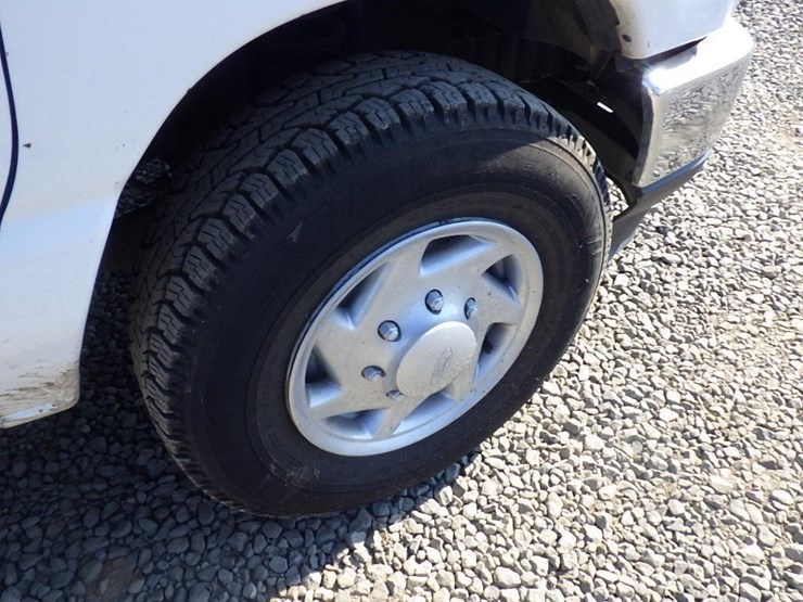 2010-utility-van-image-29