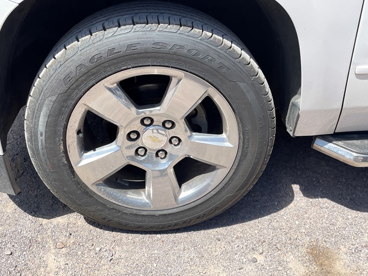 2017-chevrolet-tahoe-image-26