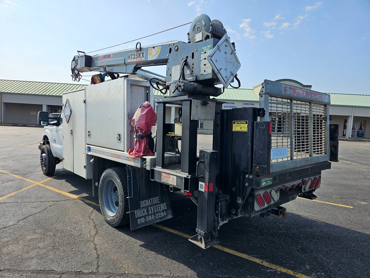 2011-ford-f450-image-13