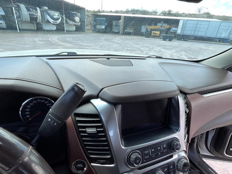 2017-chevrolet-tahoe-image-51
