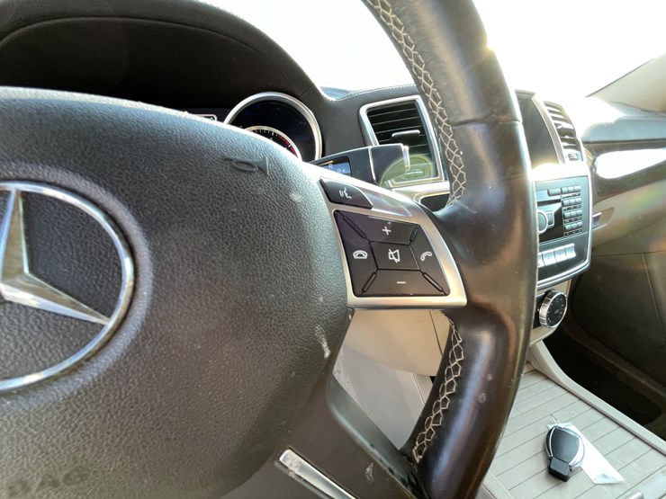 2015-mercedes-benz-gl450-image-66