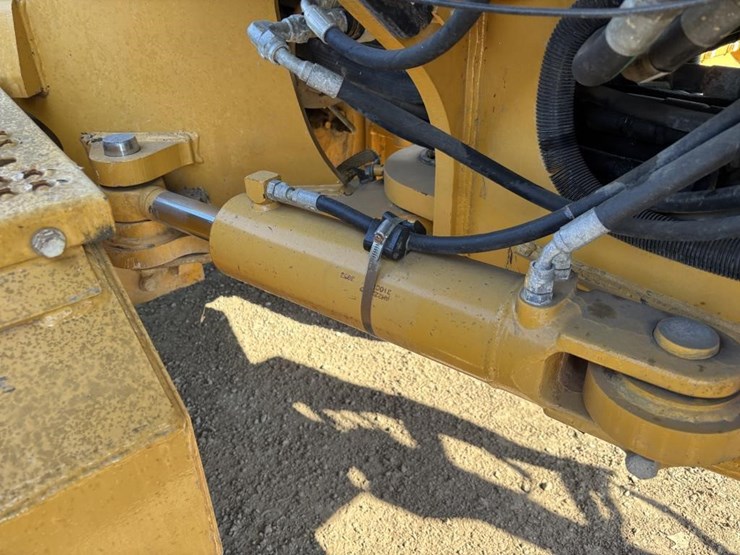 2012-deere-672gp-image-39