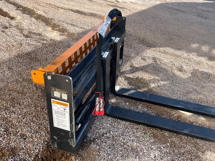 #2033-•-skid-steer-pallet-fork-hydraulic-adjustable-image-4