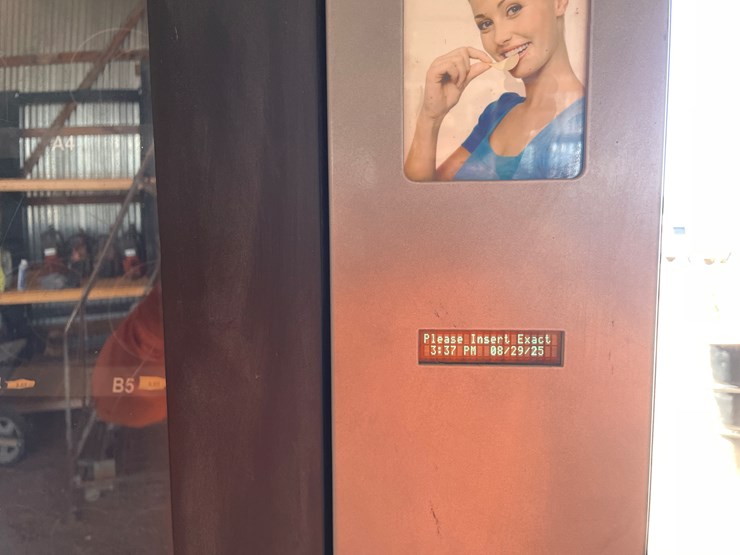#1600-•-vending-machine-(off-site-in-alamogordo)-image-4