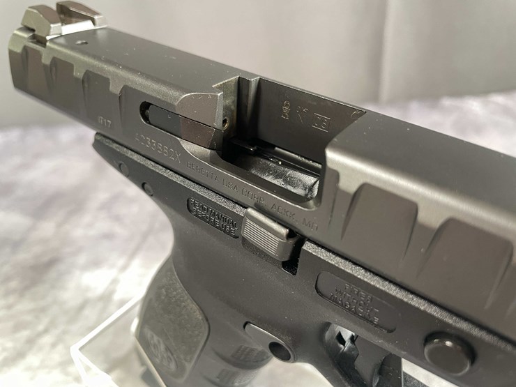 #5158-•-beretta-apx,-9mm-luger-pistol,-sn:-a033882x,-(neenah,-wi)-image-21