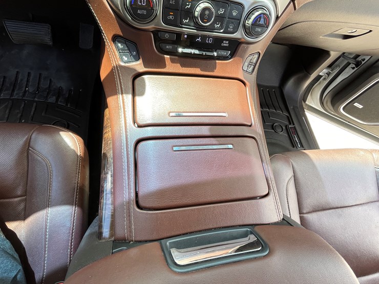 2017-chevrolet-tahoe-image-71