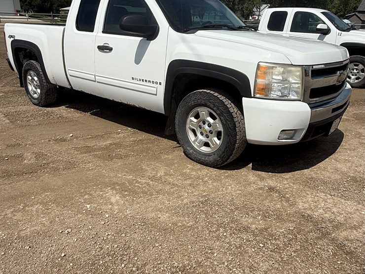 2009-chevrolet-k1500-image-3