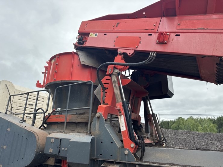2017-sandvik-qs331-image-54