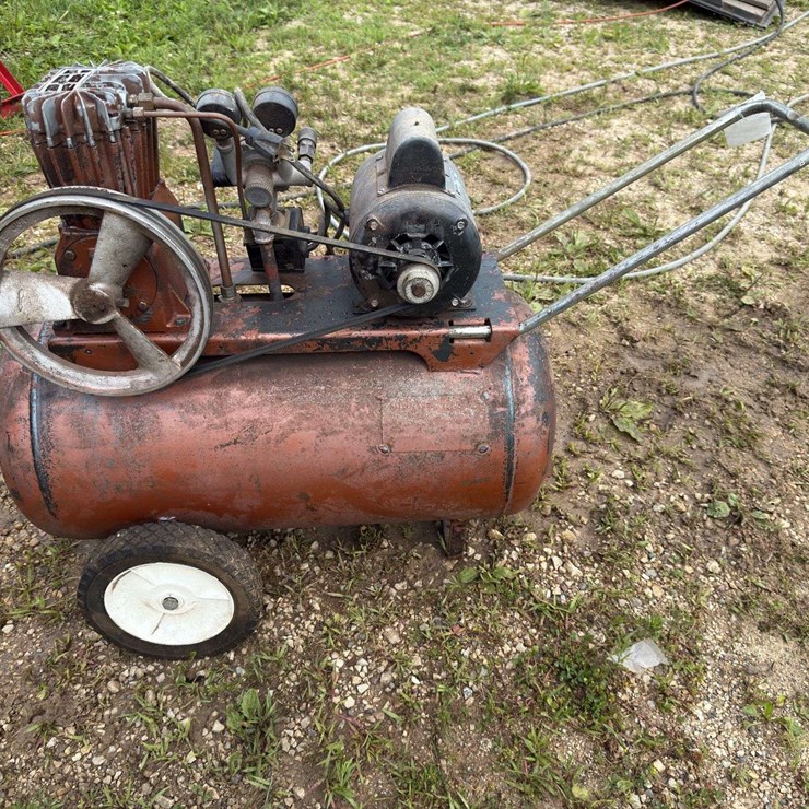 Craftsman 1.5Hp, 110V, Air Compressor, 150 PSI, Twin Cylinder, 20 Gallon -
