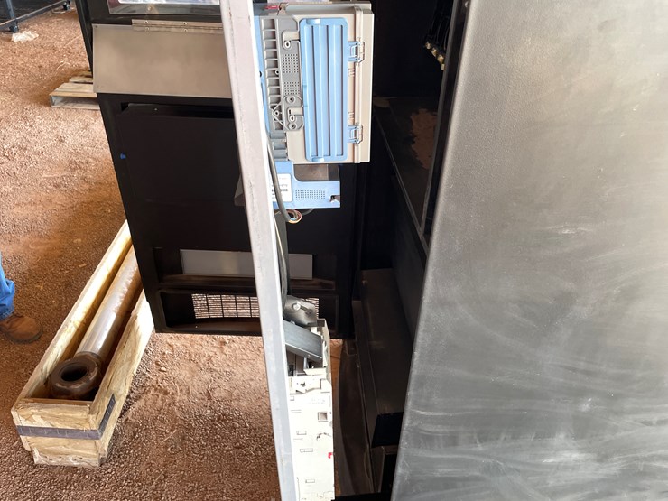 #1600-•-vending-machine-(off-site-in-alamogordo)-image-7