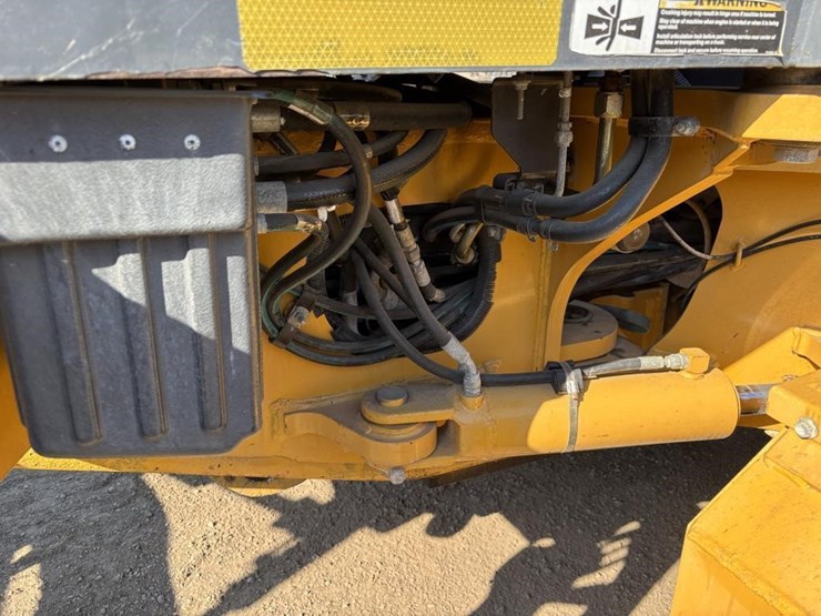 2012-deere-672gp-image-35