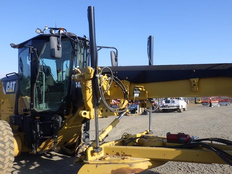 2013-caterpillar-140m2-image-16
