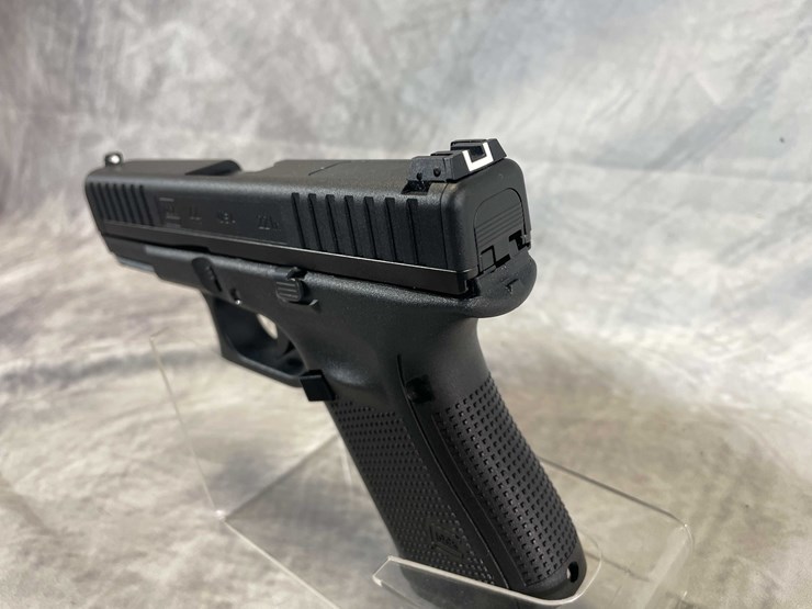 #5141-•-glock-g44,-22-lr-pistol,-sn:-aenr179,-(neenah,-wi)-image-23