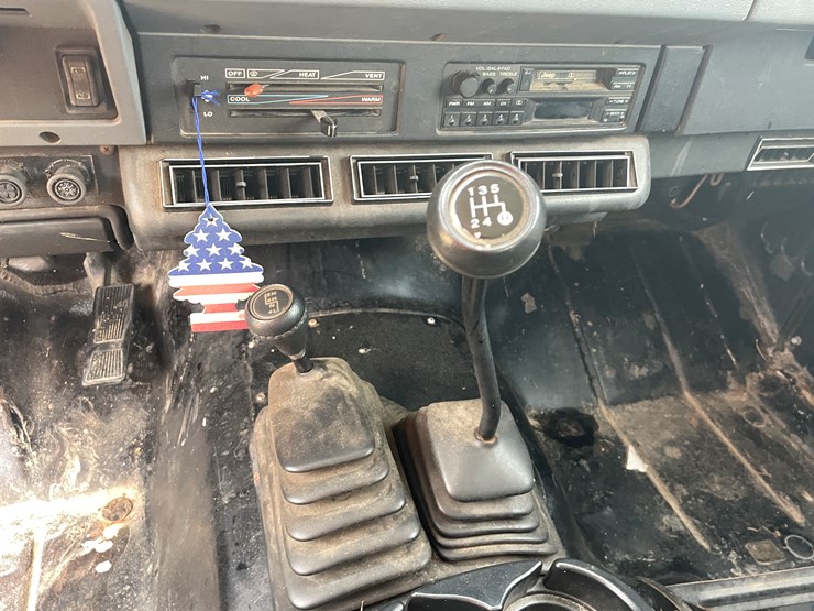1990-jeep-wrangler-image-68