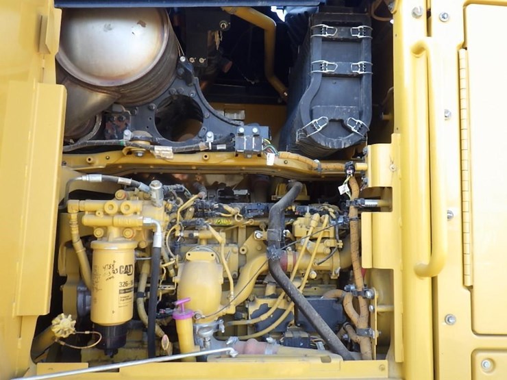 2013-caterpillar-140m2-image-33