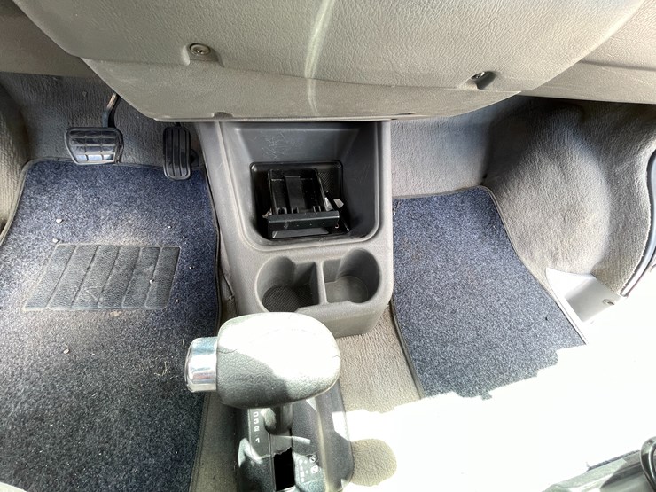 #501-•-2002-volkswagen-eurovan-mv-(title-in-delay)-image-29