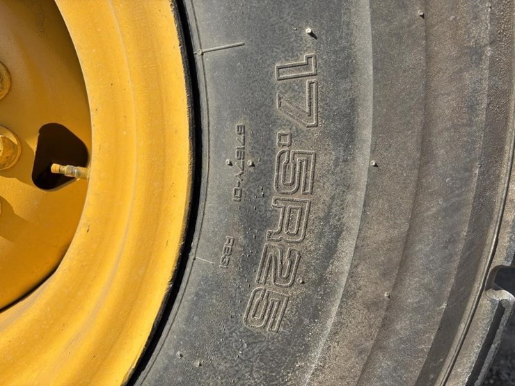 2012-deere-672gp-image-34