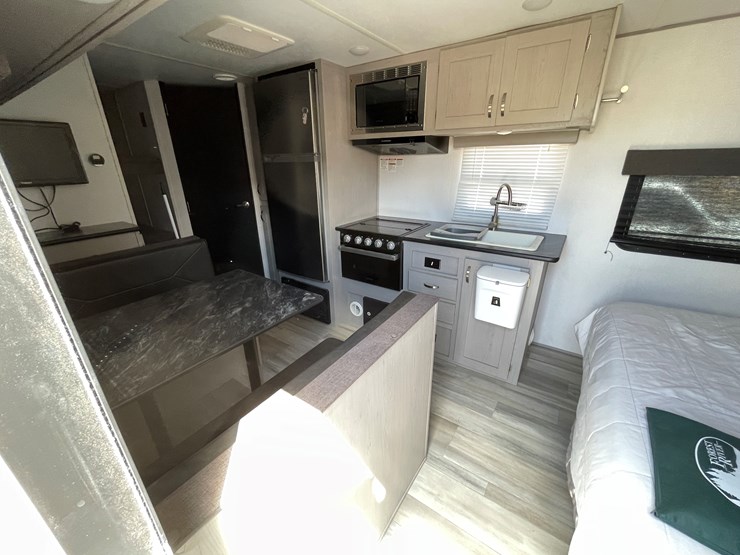 #499-•-2021-tracer-le-camper-(title-in-delay)-image-86