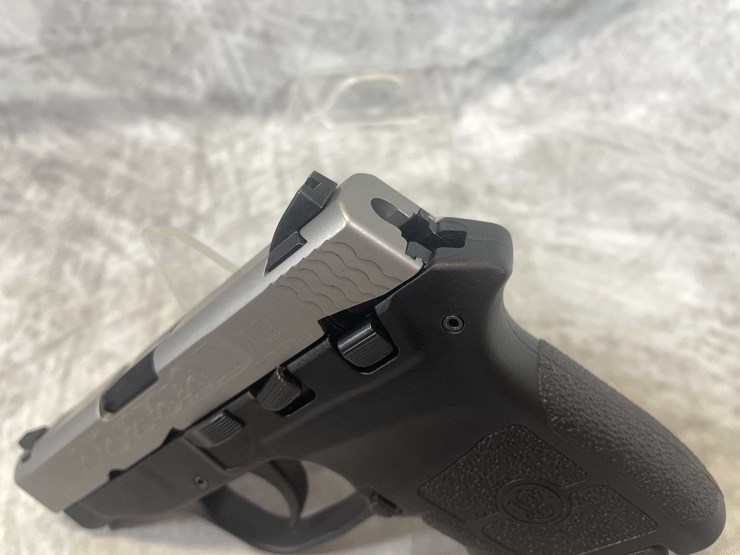 #5165-•-smith-&-wesson-bodyguard,-engraved-380-auto-pistol,-sn:-kes4008,-(neenah,-wi)-image-20