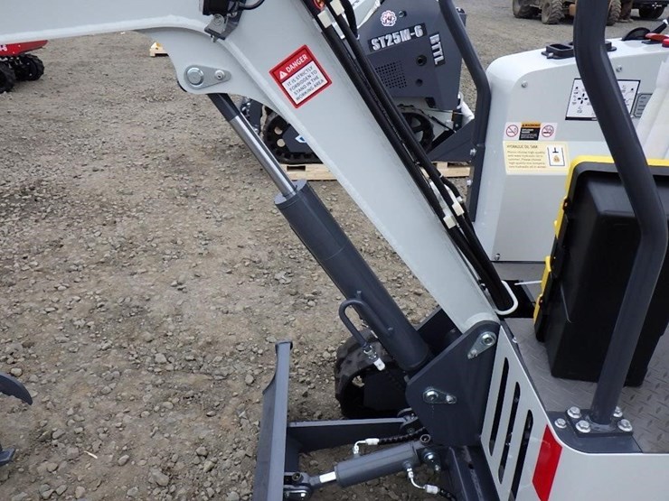 2025-bttl-et15h-6-hydraulic-excavator-image-8