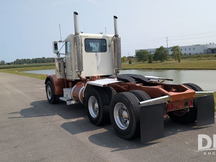 1993-peterbilt-357-image-6