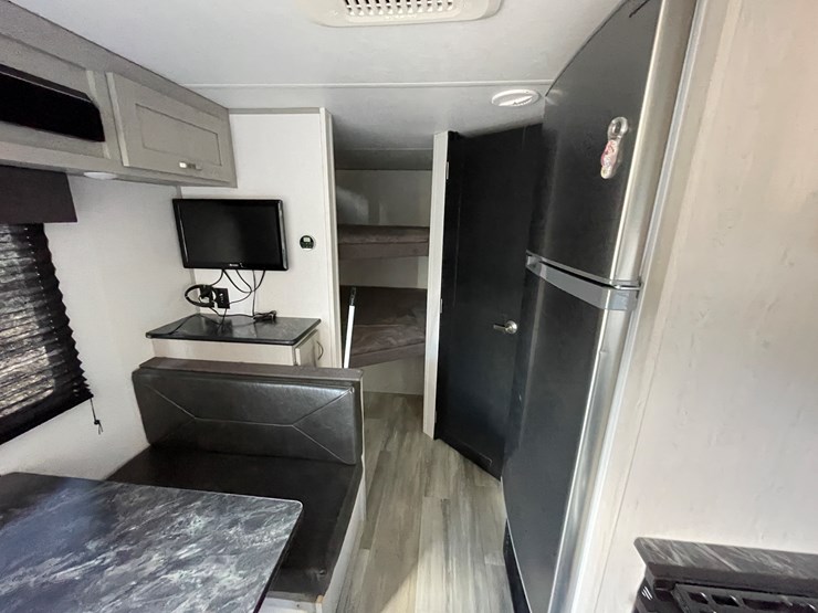 #499-•-2021-tracer-le-camper-(title-in-delay)-image-151