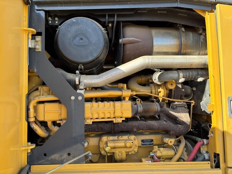 2012-deere-672gp-image-59