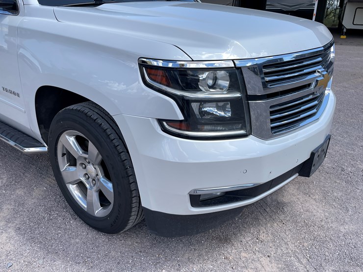 2017-chevrolet-tahoe-image-13