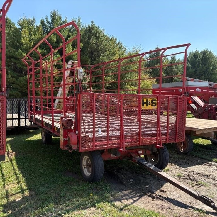 H&S 9x18' Self Unloading Hay Rack