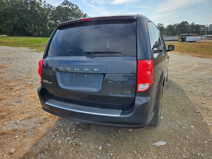2014-dodge-grand-caravan-image-13